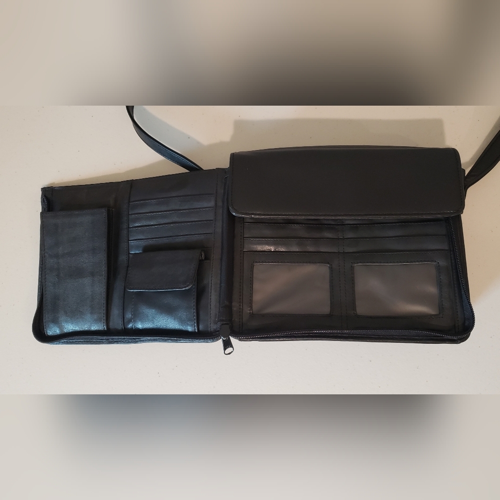 Tignanello Vintage Black Crossbody Organizer Messenger Style Magnetic Cl… - Picture 12 of 16